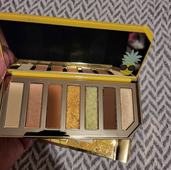 Too Faced Sparkling Pineapple Tutti Frutti Eyeshadow Palette - Picture 5 of 11